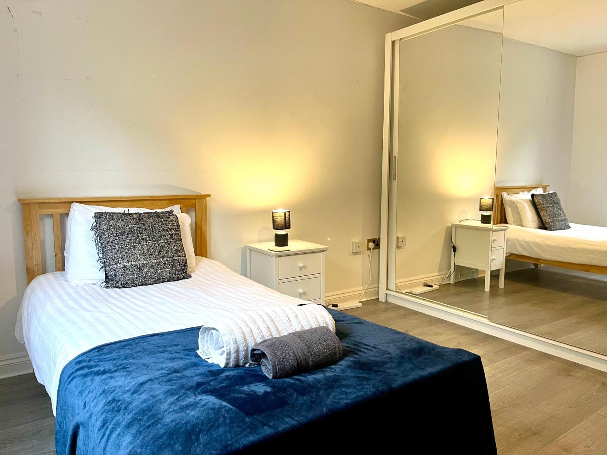 Large 5 Bed Detached House Near Stansted Airport With Parking For 2 Vehicles! Stansted Stays Stansted Mountfitchet Exterior foto